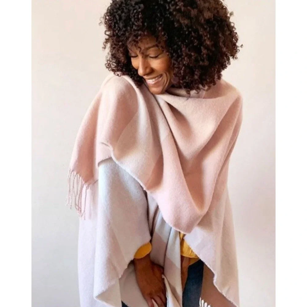 Soia & Kyo‎ Woven Scarfigan Wrap Shawl Poncho One Size Ivory Mauve Fringe Cozy